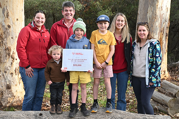 Lucy Meyer (Rural Products Sales Rep) and David Klingner (Rural Products Sales Manager) of Elders Jamestown with Georgia Honan, and Rachel Redden, BFCAA board member, and her children. 